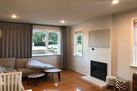 Photo of property in 140 Ennis Avenue, Pakuranga Heights, Auckland, 2010