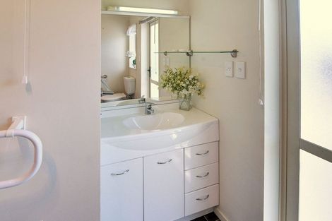 Photo of property in Holdsworth Villas, 4/2 William Donald Drive, Solway, Masterton, 5810