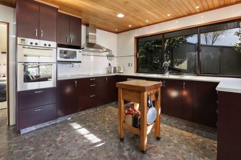 Photo of property in 33 Oak Avenue, Paremata, Porirua, 5024