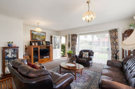 Photo of property in 126 Collins Road, Melville, Hamilton, 3206