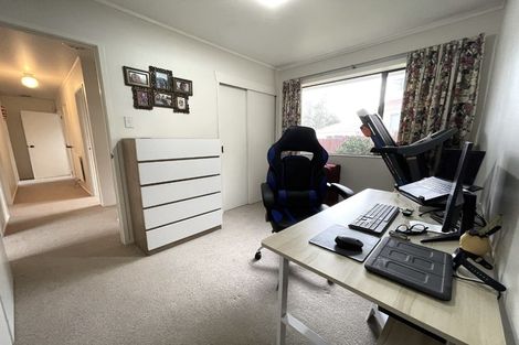 Photo of property in 2/4267 Great North Road, Glendene, Auckland, 0602