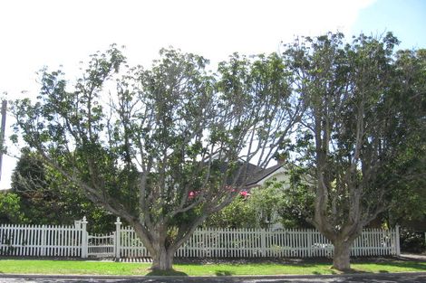 Photo of property in 29 Summer Street, Stanley Point, Auckland, 0624