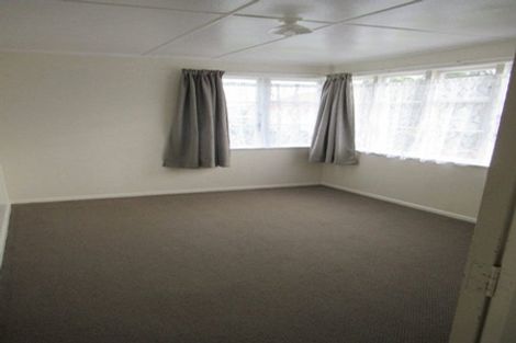 Photo of property in 13 Goldsmith Crescent, Levin, 5510