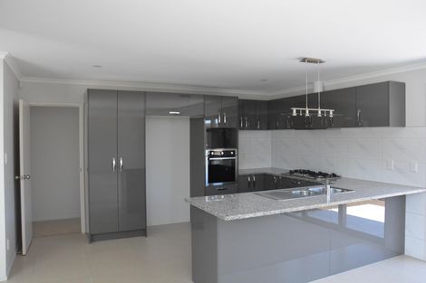 Photo of property in 6 Garrett Drive, Whalers Gate, New Plymouth, 4310