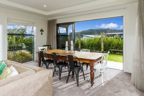 Photo of property in 1 Eric Farley Drive, Kumeu, 0810