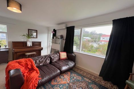 Photo of property in 6/139 Queens Drive, Lyall Bay, Wellington, 6022