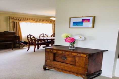 Photo of property in 14 Bridgefield Crescent, Flat Bush, Auckland, 2016