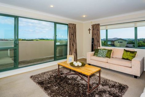 Photo of property in 6 Mulroy Place, Pinehill, Auckland, 0632