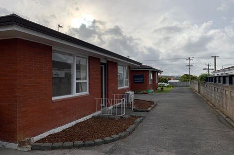 Photo of property in 2/126 Astley Avenue, New Lynn, Auckland, 0600