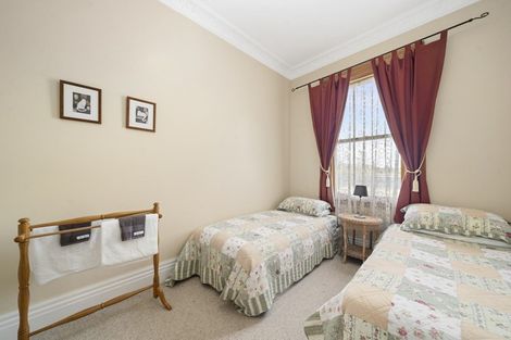 Photo of property in 70 Jellicoe Street, Martinborough, 5711