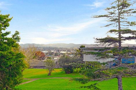 Photo of property in 2/12 Grimshaw Place, Henderson, Auckland, 0612