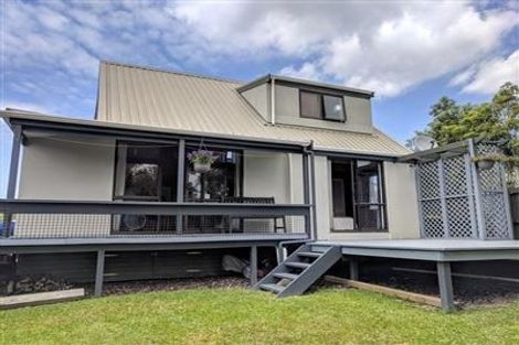 Photo of property in 2/7 Fernbird Place, Massey, Auckland, 0614