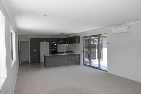 Photo of property in 6 Garrett Drive, Whalers Gate, New Plymouth, 4310