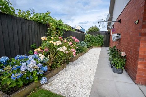 Photo of property in 2/28 Rosedale Place, Avonhead, Christchurch, 8042