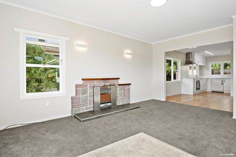 Photo of property in 26 Bond Crescent, Forrest Hill, Auckland, 0620