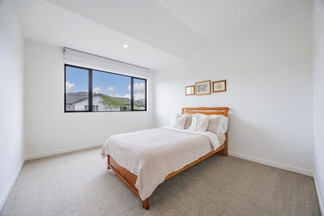 Photo of property in 1 Papa Orchard Drive, Kumeu, 0810