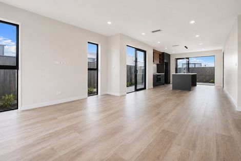 Photo of property in 6 Babos Avenue, Kumeu, 0810