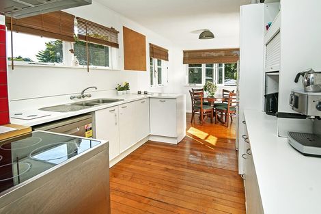 Photo of property in 17 Covil Avenue, Te Atatu South, Auckland, 0610