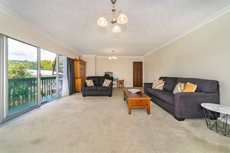Photo of property in 30 Larchmont Grove, Totara Park, Upper Hutt, 5018