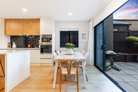 Photo of property in 24a Lumbarda Drive, Kumeu, 0810