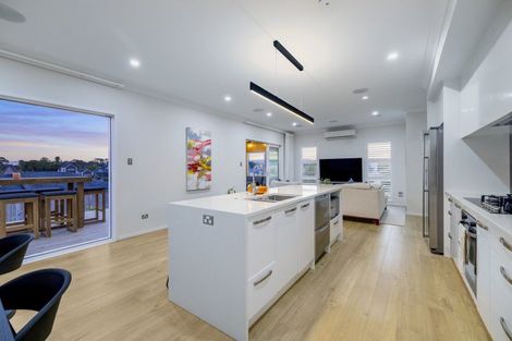 Photo of property in 2 Tauwaka Crescent, Riverhead, 0820