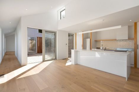 Photo of property in 129 Houghton Bay Road, Houghton Bay, Wellington, 6023