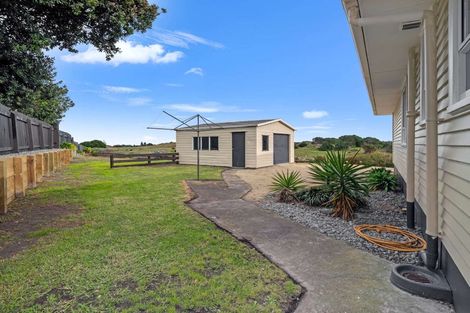 Photo of property in 5 Glenn Street, Castlecliff, Whanganui, 4501