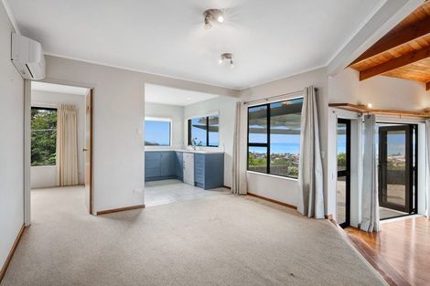 Photo of property in 9 Maire Road, Orewa, 0931