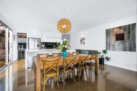 Photo of property in 57 Wainui Avenue, Point Chevalier, Auckland, 1022