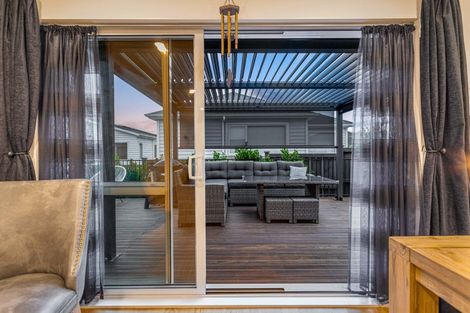 Photo of property in 16 Verdot Close, Kumeu, 0810