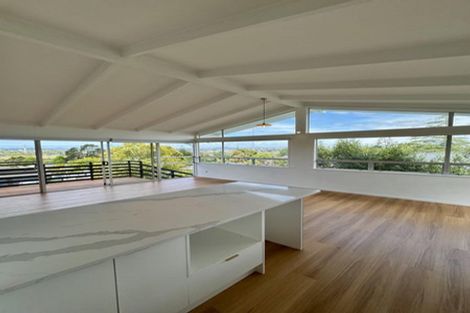 Photo of property in 3 Hartley Terrace, Massey, Auckland, 0614