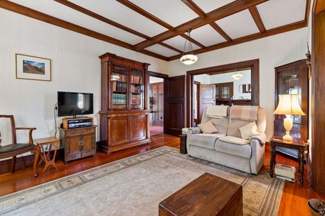 Photo of property in 36 Onewa Road, Northcote Point, Auckland, 0627