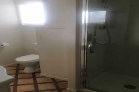 Photo of property in 1/613 Glenfield Road, Totara Vale, Auckland, 0629