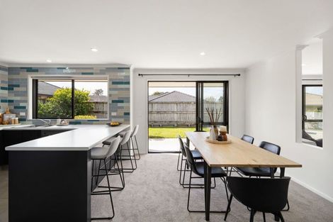 Photo of property in 48 Edgeview Crescent, Fitzroy, Hamilton, 3206