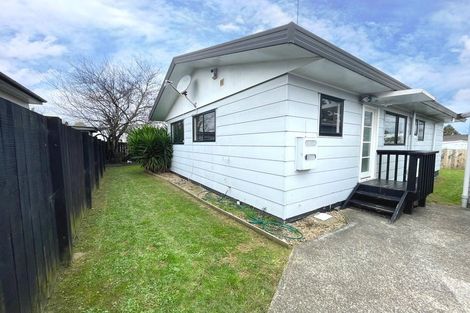 Photo of property in 2/25 Melleray Place, Randwick Park, Auckland, 2105
