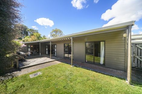 Photo of property in 24 Heathcote Place, Fitzherbert, Palmerston North, 4410