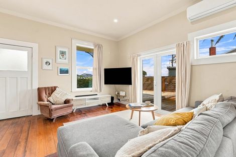 Photo of property in 18 Bryce Street, Castlecliff, Whanganui, 4501