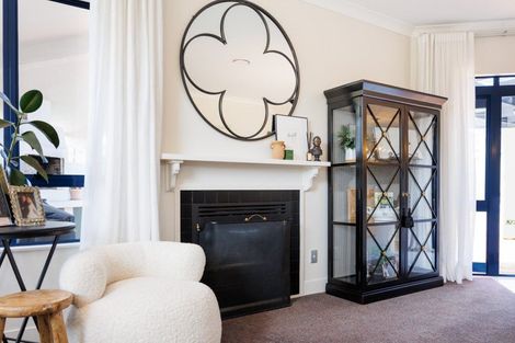 Photo of property in 2 Balmoral Drive, Terrace End, Palmerston North, 4410