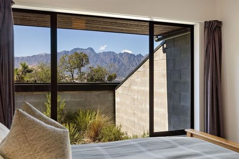 Photo of property in Alpine Meadows Apartments, 135w Fernhill Road, Fernhill, Queenstown, 9300