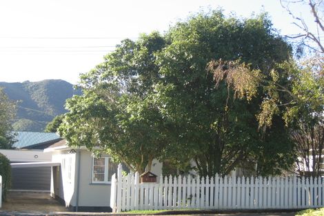 Photo of property in 15 Sinclair Street, Ebdentown, Upper Hutt, 5018