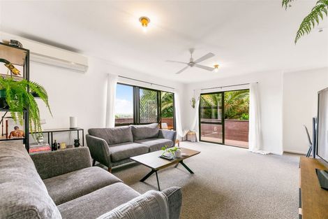 Photo of property in 2/28 Royal Road, Massey, Auckland, 0614