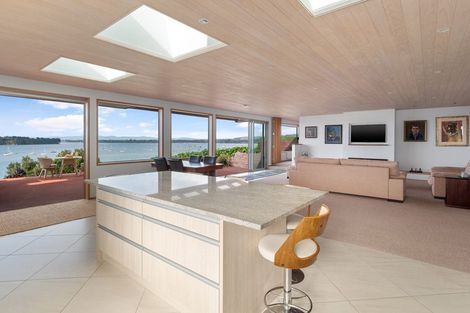 Photo of property in 69 Omokoroa Road, Omokoroa, 3114