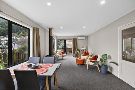 Photo of property in 6a Watts Road, Fernhill, Queenstown, 9300