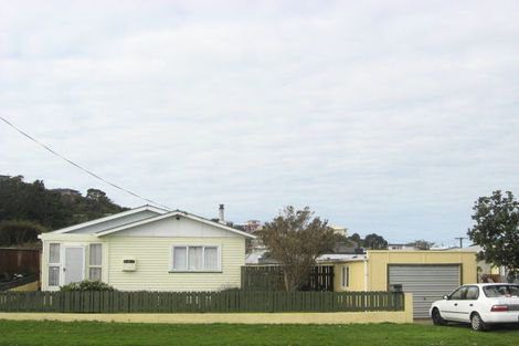 Photo of property in 38 Paritutu Road, Spotswood, New Plymouth, 4310