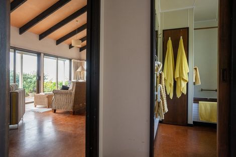 Photo of property in 43 Field Way, Waikanae Beach, Waikanae, 5036