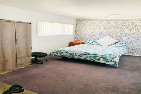 Photo of property in 42a Trentham Road, Papakura, 2110