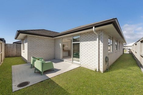 Photo of property in 30 Hills View Drive, Papamoa, 3118