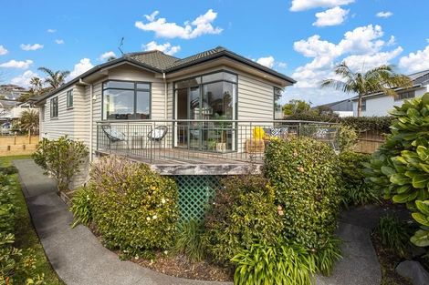 Photo of property in 57a Glencoe Road, Browns Bay, Auckland, 0630