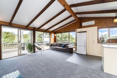 Photo of property in 27 Reynolds Place, Torbay, Auckland, 0630