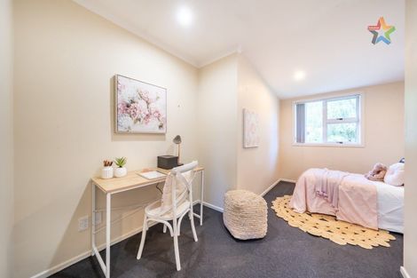 Photo of property in 2 Molloys Road, Te Marua, Upper Hutt, 5018